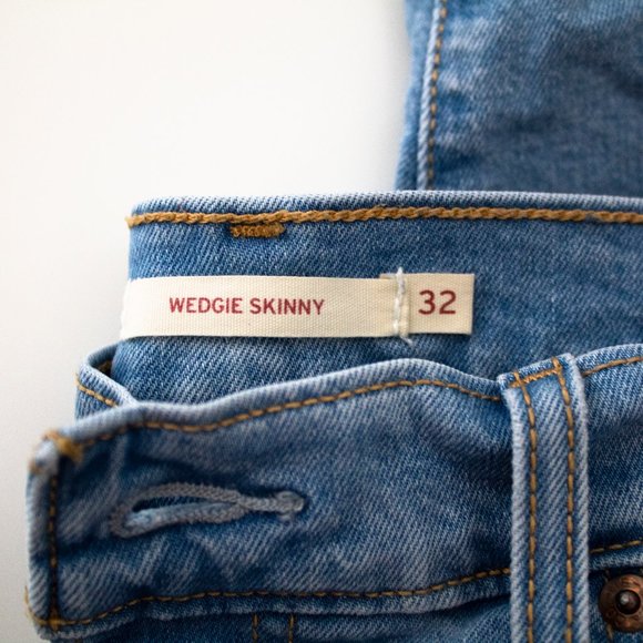 Levi's Wedgie Fit High Rise Skinny Jeans - Picture 6 of 8